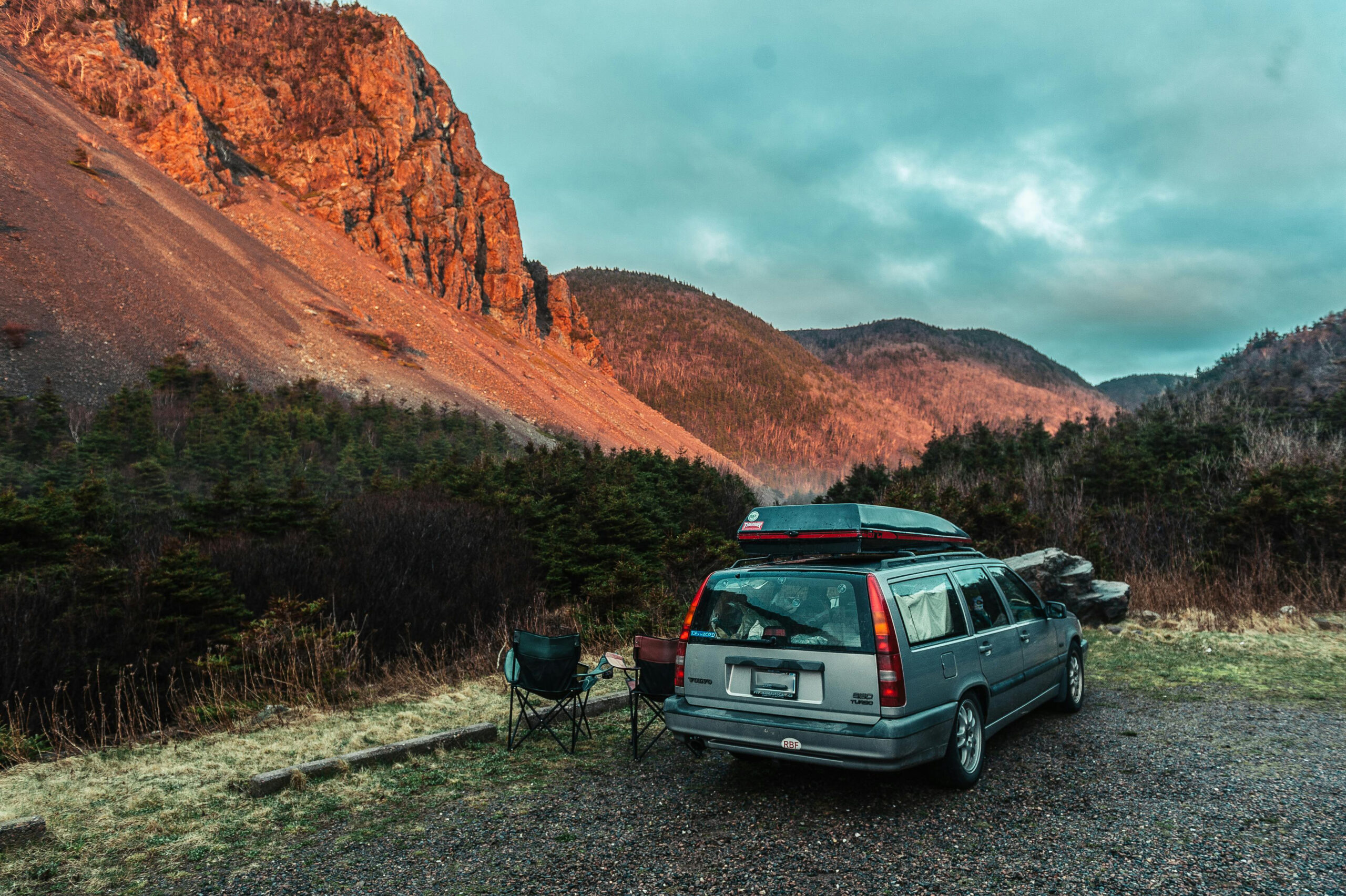 Mountain Journey with the Smartnewo 2-in-1 Jump Starter